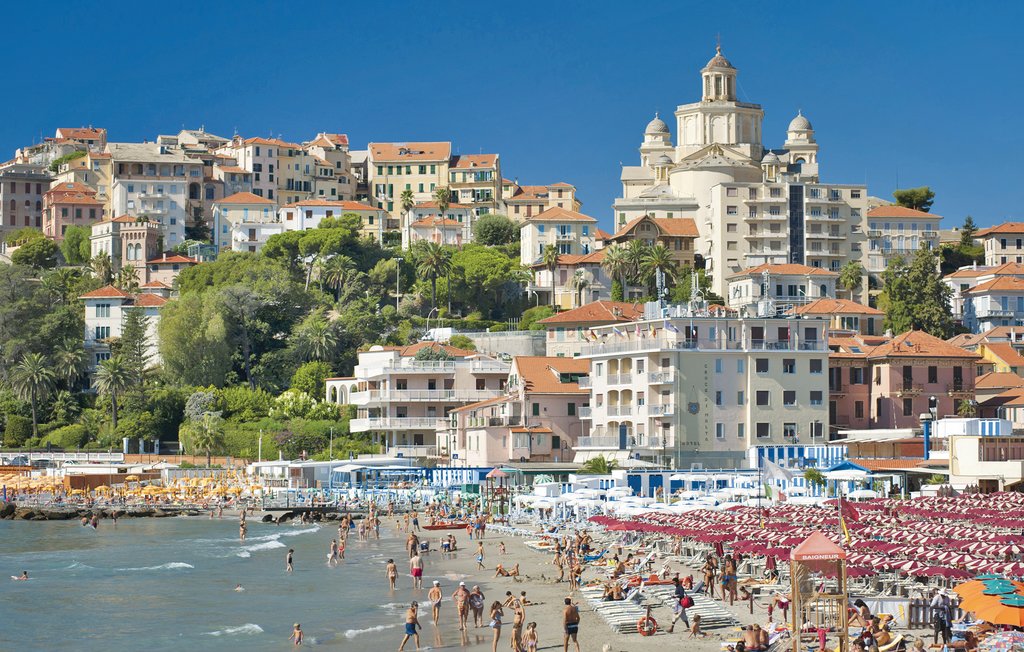 Porto Maurizio (Imperia), il centro storico sulla costa ligure di ponente